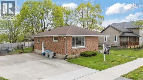 19 Broadway Street Lambton Shores ON N0N 1J0