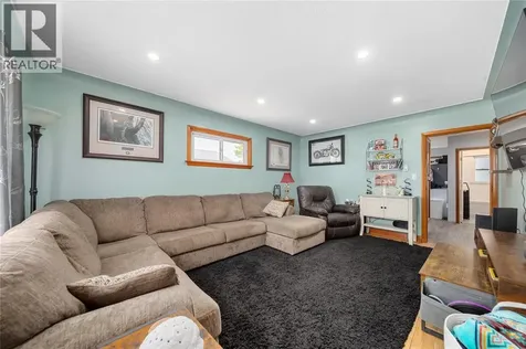 19 Broadway Street Lambton Shores ON N0N 1J0