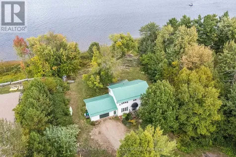 1095 Mountainview Drive Laurentian Valley ON K8A 8E3