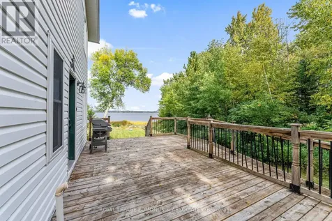 1095 Mountainview Drive Laurentian Valley ON K8A 8E3