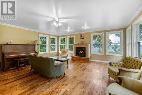 1095 Mountainview Drive Laurentian Valley ON K8A 8E3