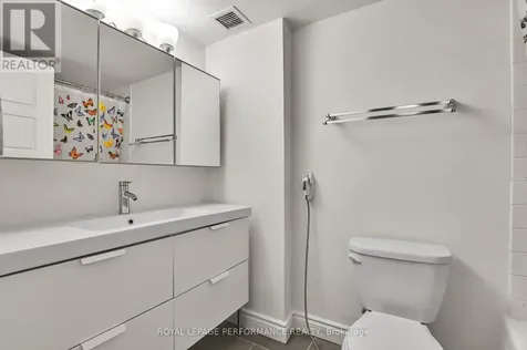 515 St Laurent Boulevard Ottawa ON K1K 3X5
