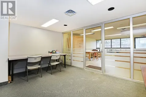 515 St Laurent Boulevard Ottawa ON K1K 3X5