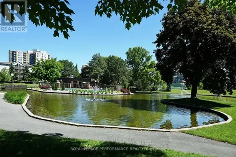 515 St Laurent Boulevard Ottawa ON K1K 3X5