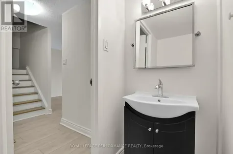 515 St Laurent Boulevard Ottawa ON K1K 3X5