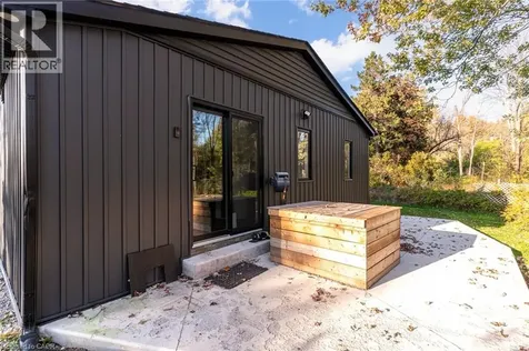 8 Mountsberg Road Hamilton ON L0P 1B0