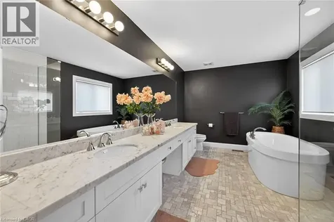 66 Sexton Crescent Ancaster ON L9G 0E3