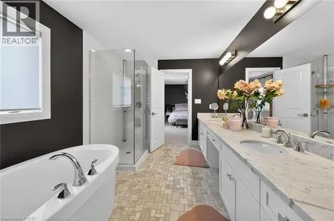 66 Sexton Crescent Ancaster ON L9G 0E3