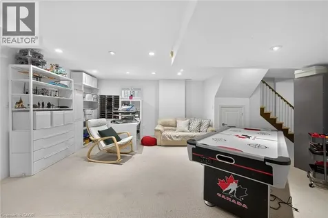 66 Sexton Crescent Ancaster ON L9G 0E3