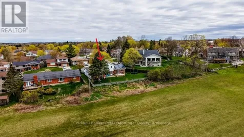 77 2nd Street Crescent Hanover ON N4N 3K3