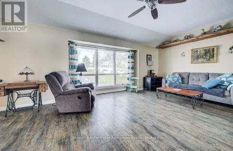 77 2nd Street Crescent Hanover ON N4N 3K3