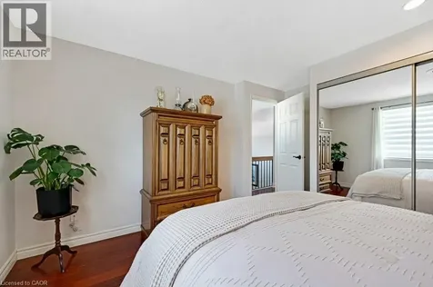 220 Salisbury Avenue Cambridge ON N1S 1K5
