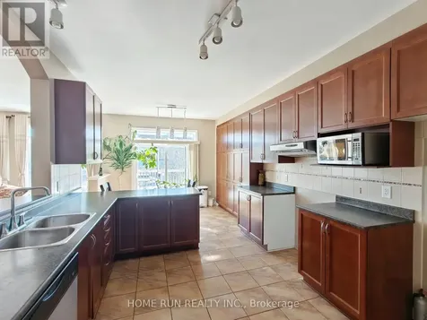 75 Polo Lane Ottawa ON K2M 2Y4