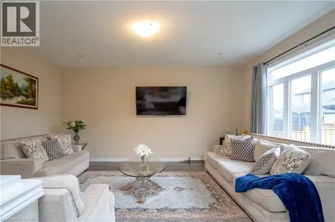 792 Snowberry Court Waterloo ON N2V 0E7