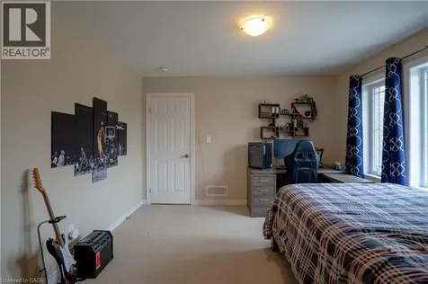 792 Snowberry Court Waterloo ON N2V 0E7