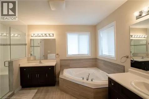 792 Snowberry Court Waterloo ON N2V 0E7