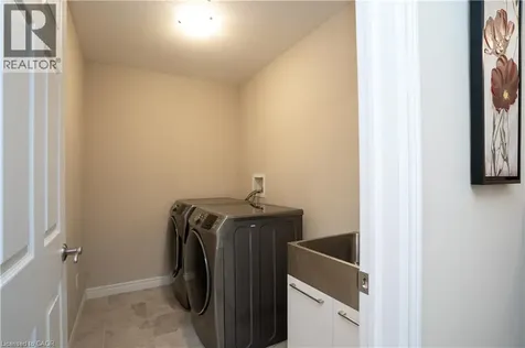 792 Snowberry Court Waterloo ON N2V 0E7
