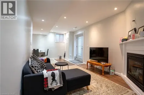 792 Snowberry Court Waterloo ON N2V 0E7