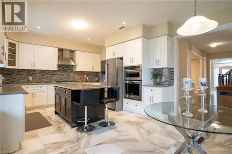 792 Snowberry Court Waterloo ON N2V 0E7