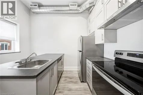 11 Queen Street Brantford ON N3T 3B1