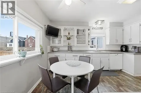 20 East 18th Street Hamilton ON L9A 4N7