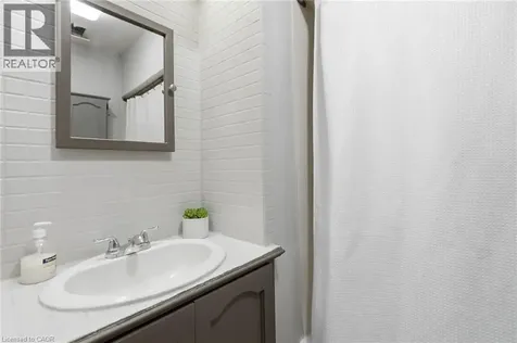 20 East 18th Street Hamilton ON L9A 4N7