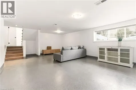 22 Rosebough Street Dundas ON L9H 5C5
