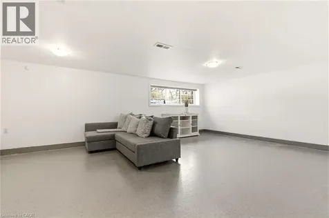 22 Rosebough Street Dundas ON L9H 5C5