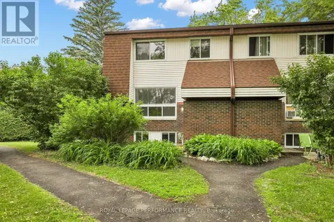 8D Lovell Lane Ottawa ON K2H 9B6