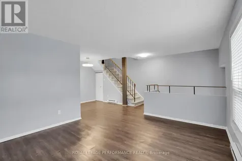 8D Lovell Lane Ottawa ON K2H 9B6