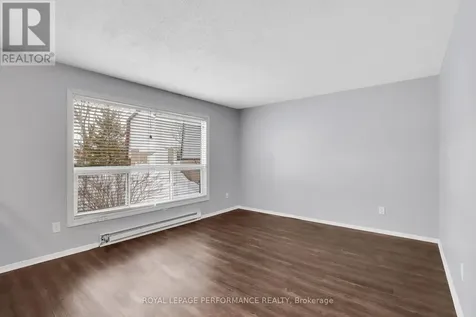 8D Lovell Lane Ottawa ON K2H 9B6