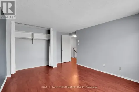 8D Lovell Lane Ottawa ON K2H 9B6