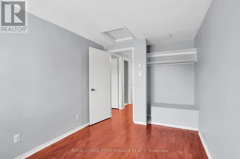 8D Lovell Lane Ottawa ON K2H 9B6