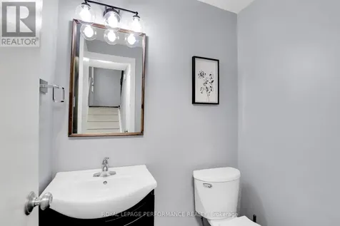 8D Lovell Lane Ottawa ON K2H 9B6