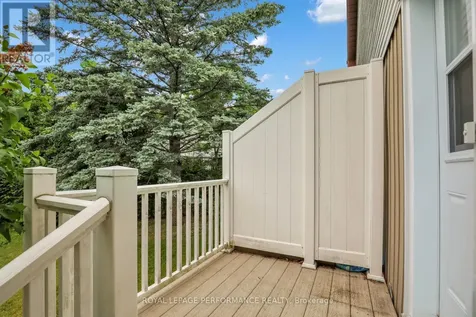 8D Lovell Lane Ottawa ON K2H 9B6
