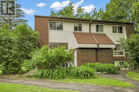 8D Lovell Lane Ottawa ON K2H 9B6