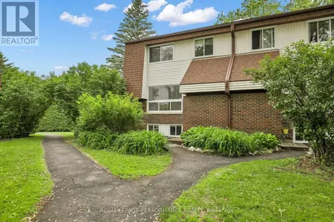 8D Lovell Lane Ottawa ON K2H 9B6