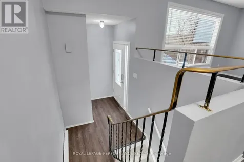 8D Lovell Lane Ottawa ON K2H 9B6