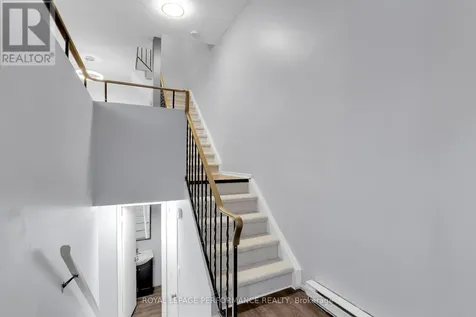 8D Lovell Lane Ottawa ON K2H 9B6