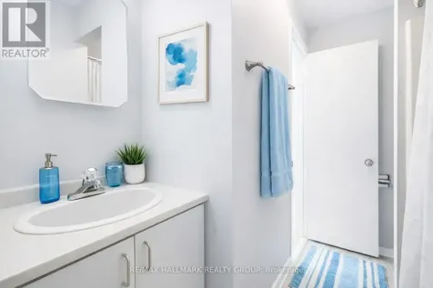 2036 Kings Grove Crescent Ottawa ON K1J 6G1