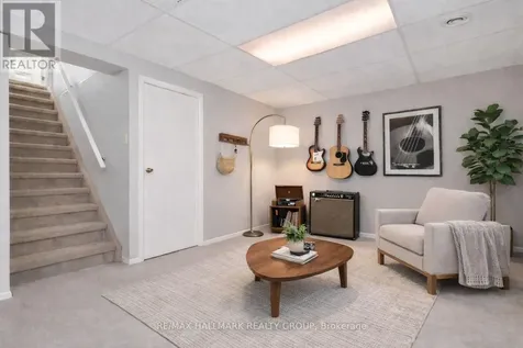 2036 Kings Grove Crescent Ottawa ON K1J 6G1