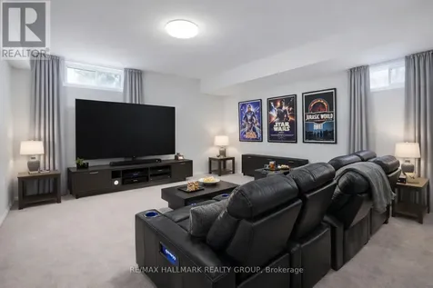 2036 Kings Grove Crescent Ottawa ON K1J 6G1