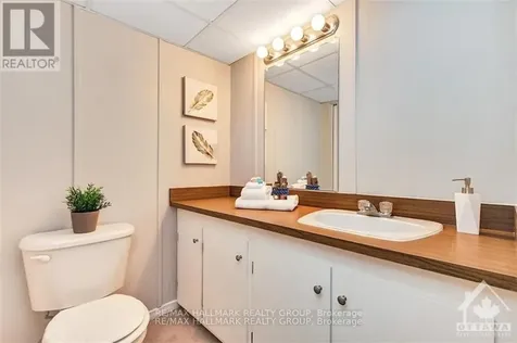 2036 Kings Grove Crescent Ottawa ON K1J 6G1