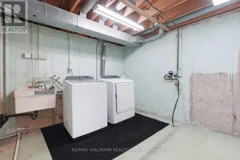 2036 Kings Grove Crescent Ottawa ON K1J 6G1