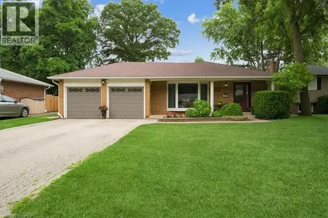 2033 Saxon Road Oakville ON L6L 2V1