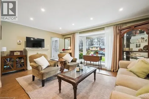 2033 Saxon Road Oakville ON L6L 2V1