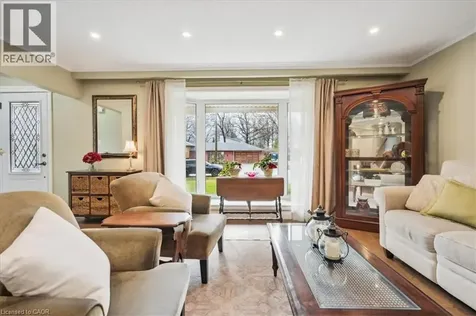 2033 Saxon Road Oakville ON L6L 2V1