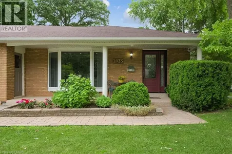 2033 Saxon Road Oakville ON L6L 2V1