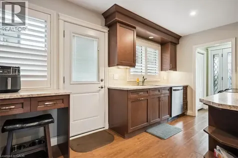 2033 Saxon Road Oakville ON L6L 2V1
