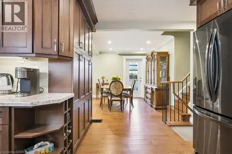 2033 Saxon Road Oakville ON L6L 2V1